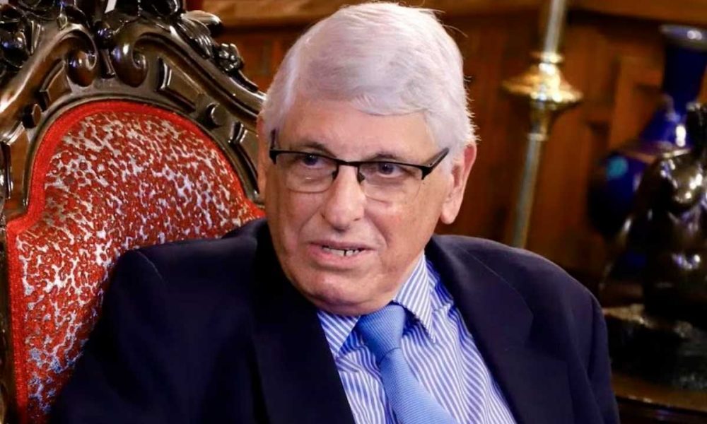 Embajador cubano Carlos “Gallo” Zamora deja el Perú tras tensiones diplomáticas